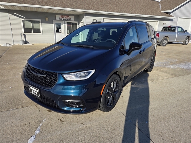 2025 Chrysler Pacifica