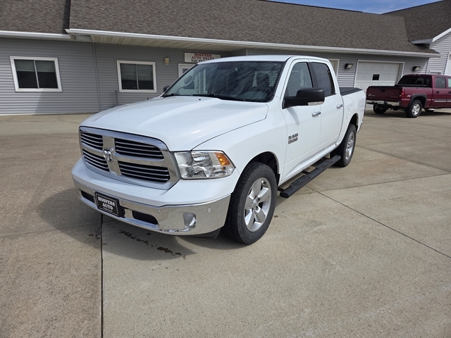 2017 RAM 1500 Big Horn 4x4 Crew Cab 5'7's photo