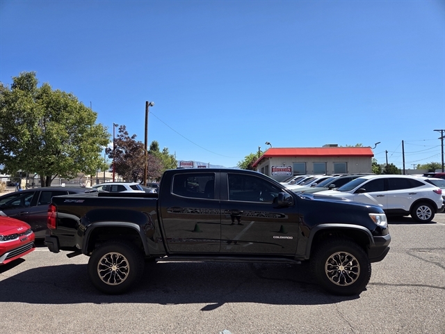 2019 Chevrolet Colorado ZR2 photo 2