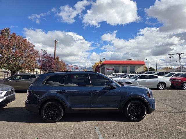 2023 Kia Telluride SX Prestige X-Line photo 2