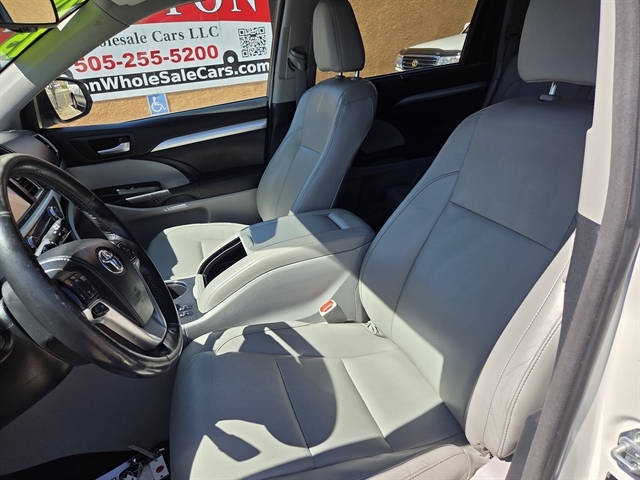 2015 Toyota Highlander Base Hybrid photo 6
