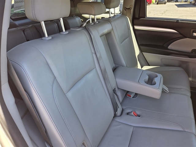 2015 Toyota Highlander Base Hybrid photo 11