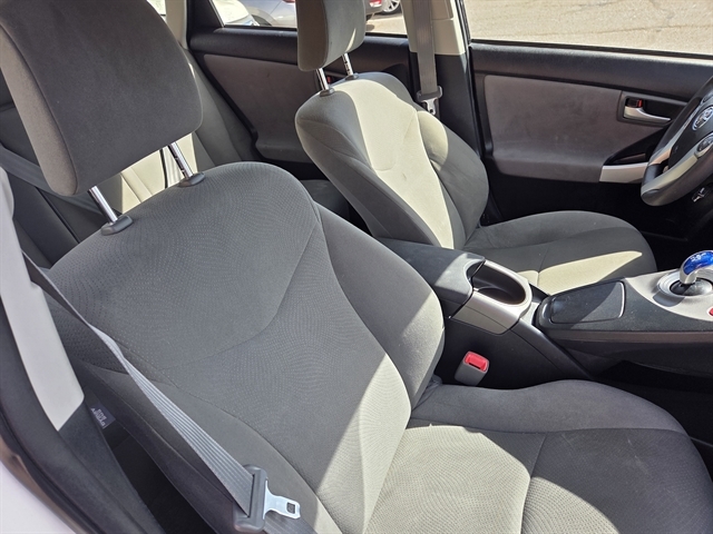 2013 Toyota Prius One photo 6
