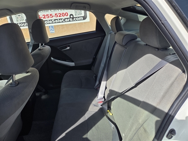 2013 Toyota Prius One photo 8