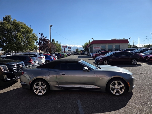 2020 Chevrolet Camaro 1LT photo 2