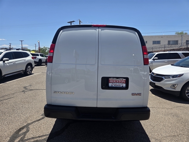 2024 GMC Savana 2500's photo