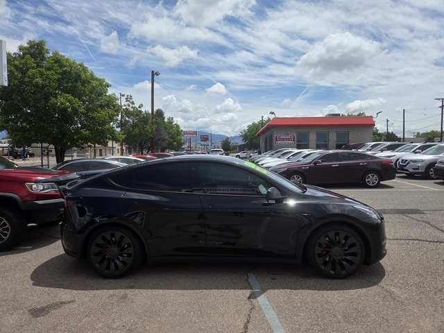 2022 Tesla Model Y Performance Dual Motor All-Wheel Drive's photo
