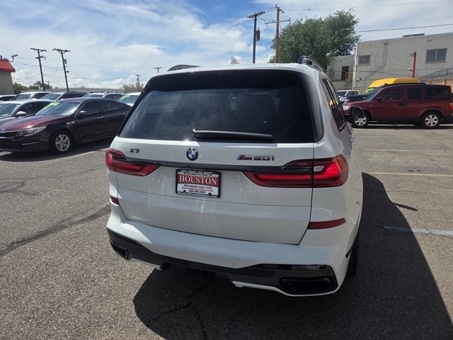 2020 BMW X7 M50i's photo