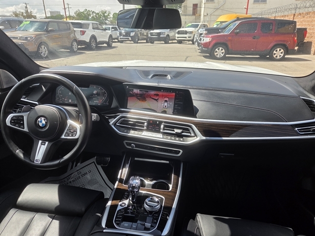 2020 BMW X7 M50i's photo