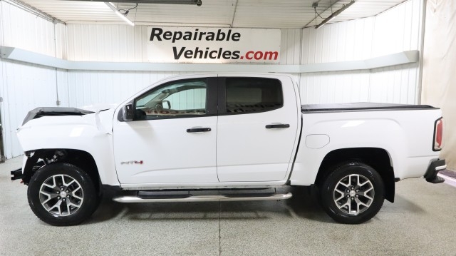 2022 GMC Canyon 4WD AT4 Crew Cab Short Box's photo
