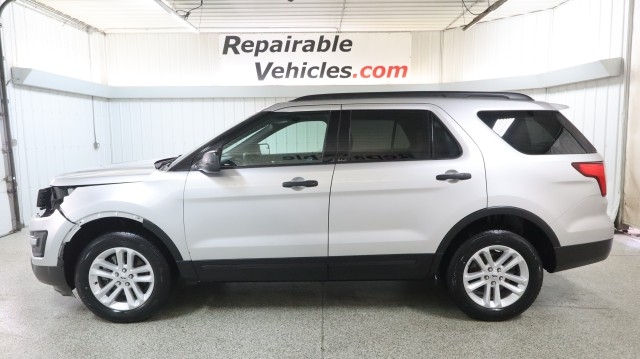 2017 Ford Explorer Base 4WD's photo