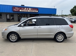 2010 TOYOTA SIENNA