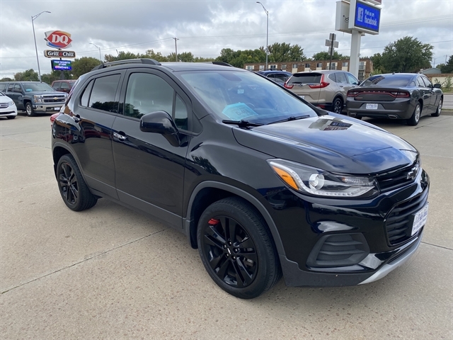 2019 Chevrolet Trax LT photo 2