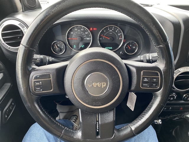 2013 Jeep Wrangler Unlimited Sahara - Photo 14