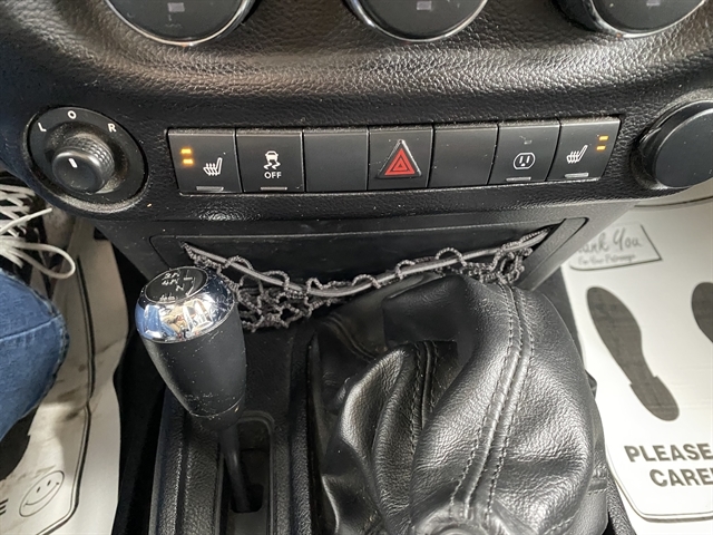2013 Jeep Wrangler Unlimited Sahara - Photo 20