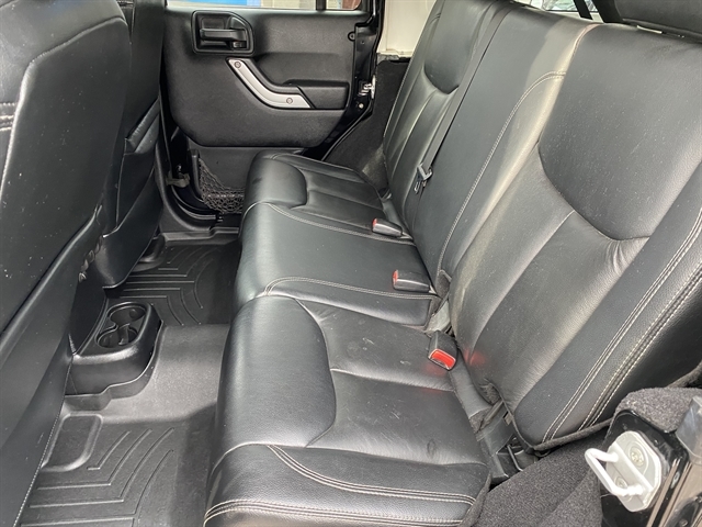 2013 Jeep Wrangler Unlimited Sahara - Photo 23