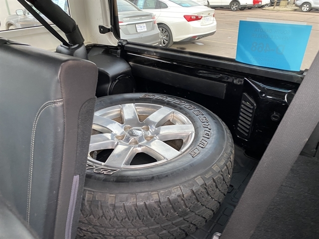 2013 Jeep Wrangler Unlimited Sahara - Photo 24