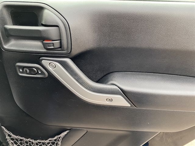 2013 Jeep Wrangler Unlimited Sahara - Photo 28