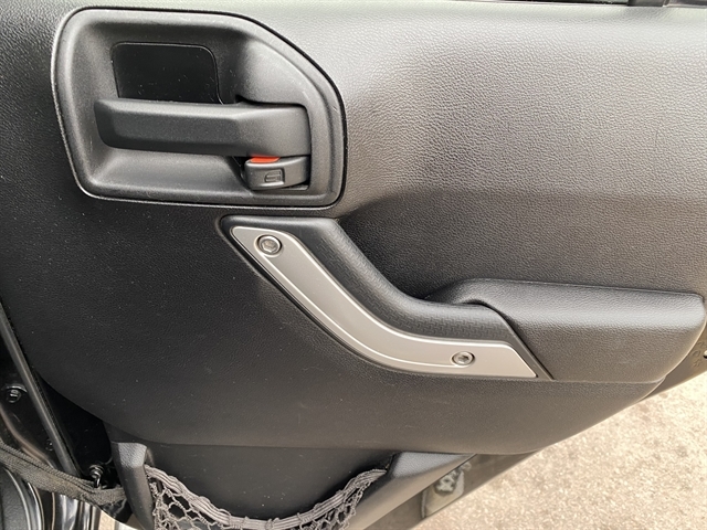 2013 Jeep Wrangler Unlimited Sahara - Photo 31