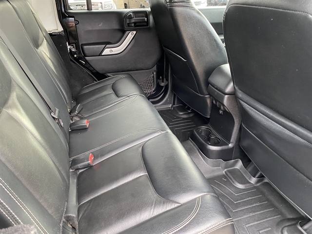 2013 Jeep Wrangler Unlimited Sahara - Photo 32