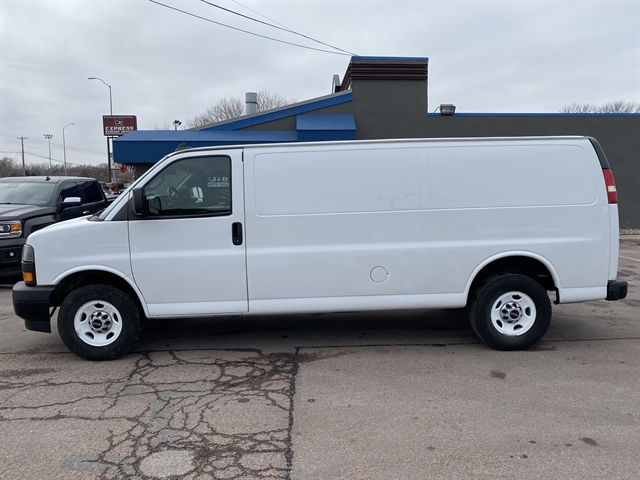 2018 GMC Savana 2500 Ext WB's photo