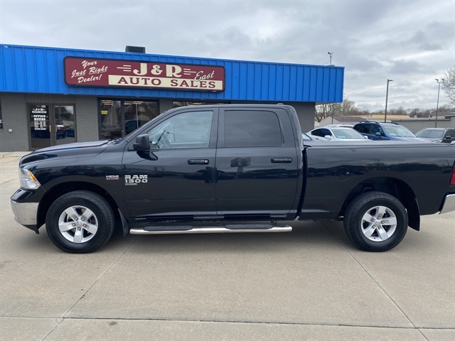 2019 RAM 1500 Classic SLT 4x4 Crew Cab 6'4's photo