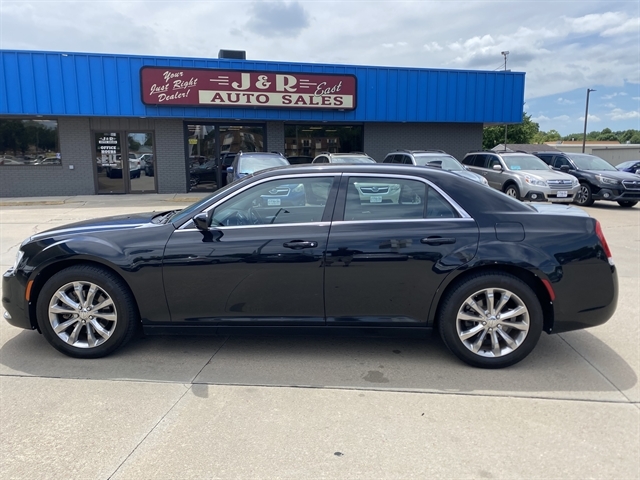 2015 Chrysler 300 Limited V6 AWD's photo