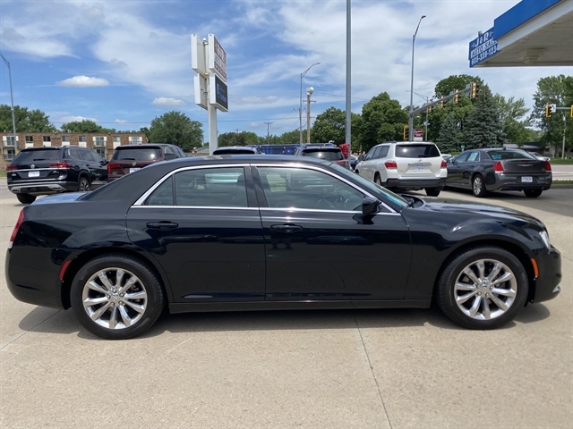 2015 Chrysler 300 Limited V6 AWD's photo