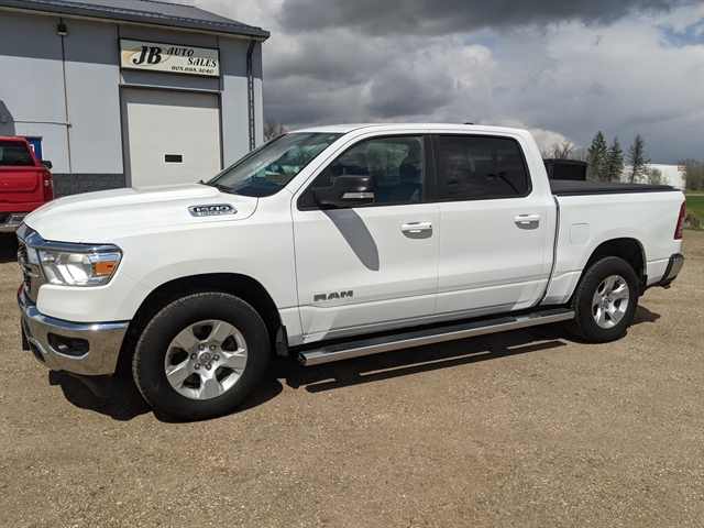 2022 RAM 1500 Big Horn/Lone Star 4x4 Crew Cab 5'7's photo