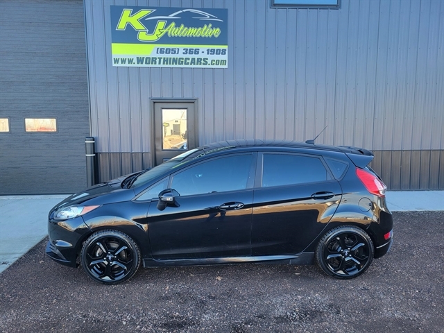 2016 Ford Fiesta ST's photo