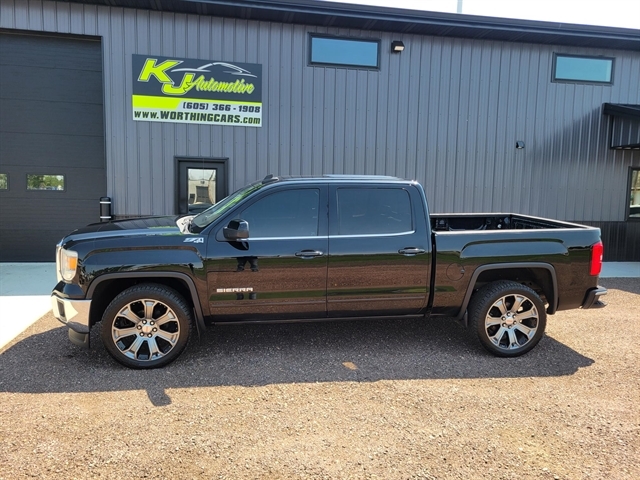 2015 GMC Sierra 4WD Crew Cab SLE SWB's photo