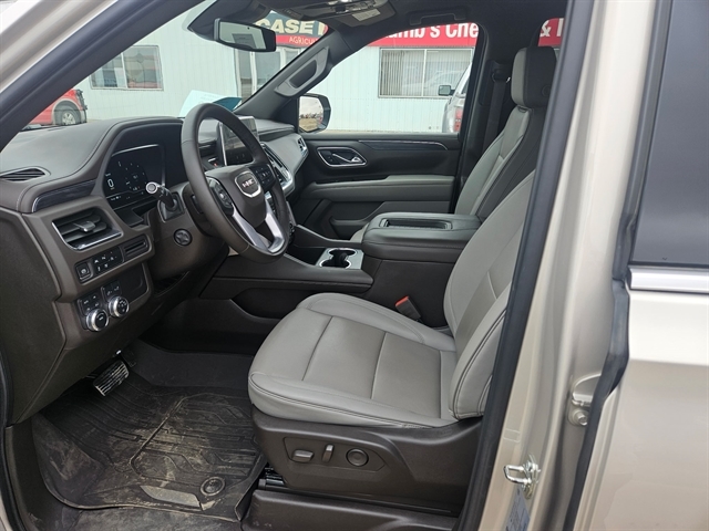 2023 Gmc Yukon SLT photo 2