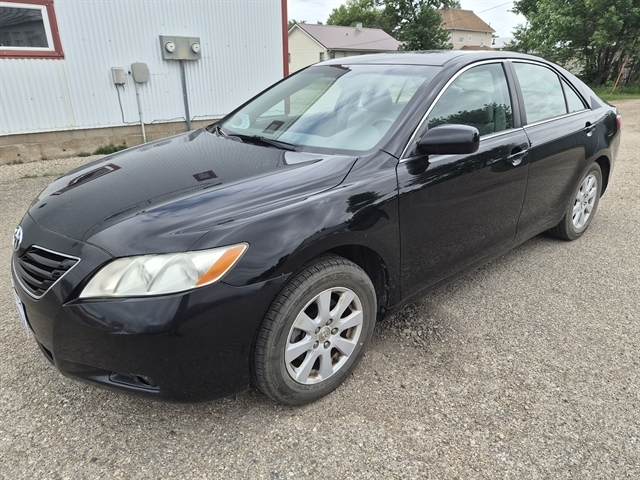 Used 2009 Toyota Camry LE with VIN 4T1BK46KX9U587750 for sale in Onida, SD