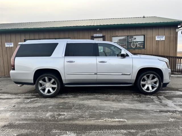 2017 Cadillac Escalade ESV AWD Luxury's photo