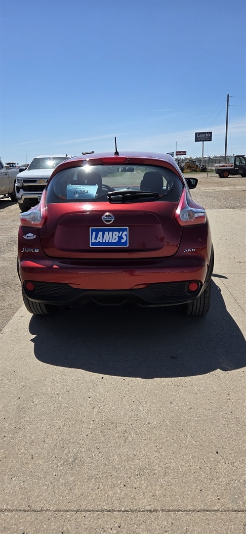 2016 Nissan Juke S AWD CVT's photo