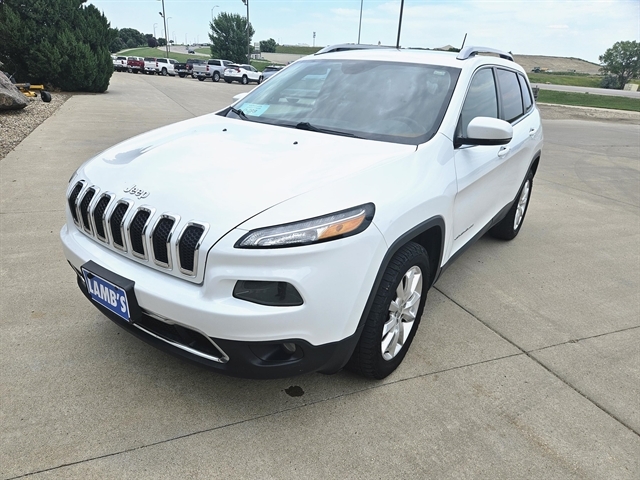 Used 2017 Jeep Cherokee Limited with VIN 1C4PJMDB1HW536740 for sale in Onida, SD
