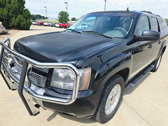 Used 2013 Chevrolet Suburban LT with VIN 1GNSKJE70DR349697 for sale in Onida, SD