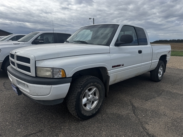 Used 1998 Dodge Ram Pickup ST with VIN 1B7HF13Z8WJ245794 for sale in Onida, SD