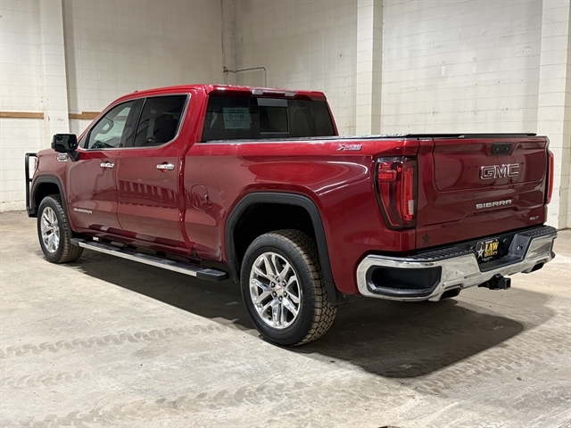 2021 GMC Sierra 4WD Crew Cab Short Box SLT's photo