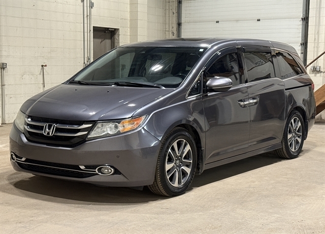 2016 Honda Odyssey Touring Elite's photo