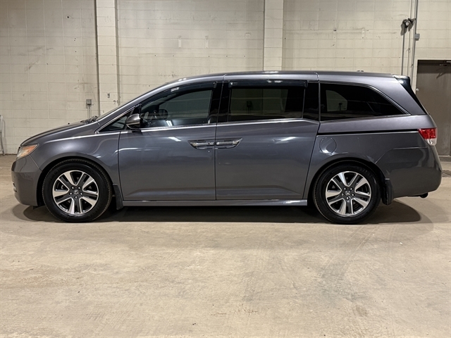 2016 Honda Odyssey Touring Elite's photo