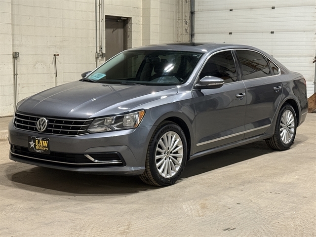 2016 Volkswagen Passat 1.8T SE Auto PZEV's photo