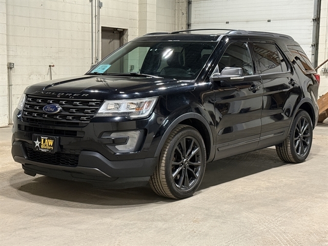 2017 Ford Explorer XLT 4WD's photo