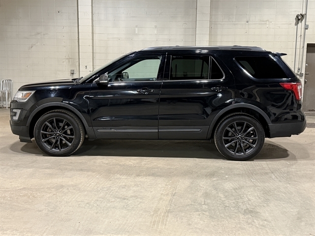 2017 Ford Explorer XLT 4WD's photo