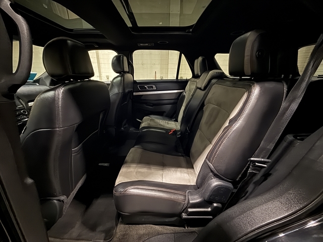2017 Ford Explorer XLT - Photo 11