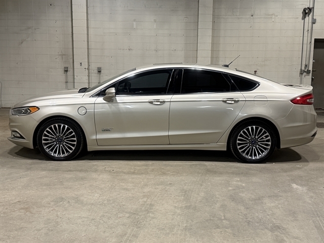 2018 Ford Fusion Plug-In Hybrid Titanium's photo