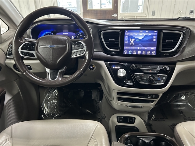 Used 2018 Chrysler Pacifica Touring L Plus with VIN 2C4RC1EGXJR318340 for sale in Lancaster, WI