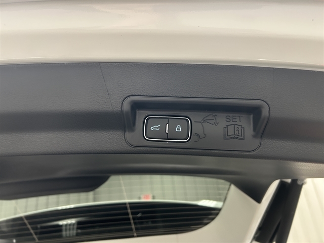 2026 Ford Explorer photo 4