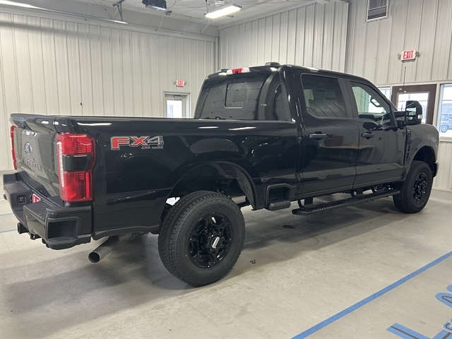 2026 Ford F-350 XL photo 4