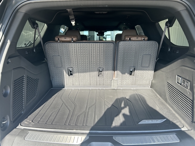 2026 Chevrolet Suburban High Country - Photo 7
